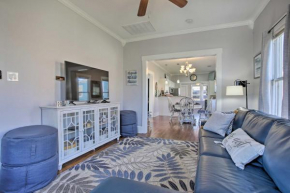 Less Than 2 Mi to Pleasure Pier Cozy Beach Bungalow